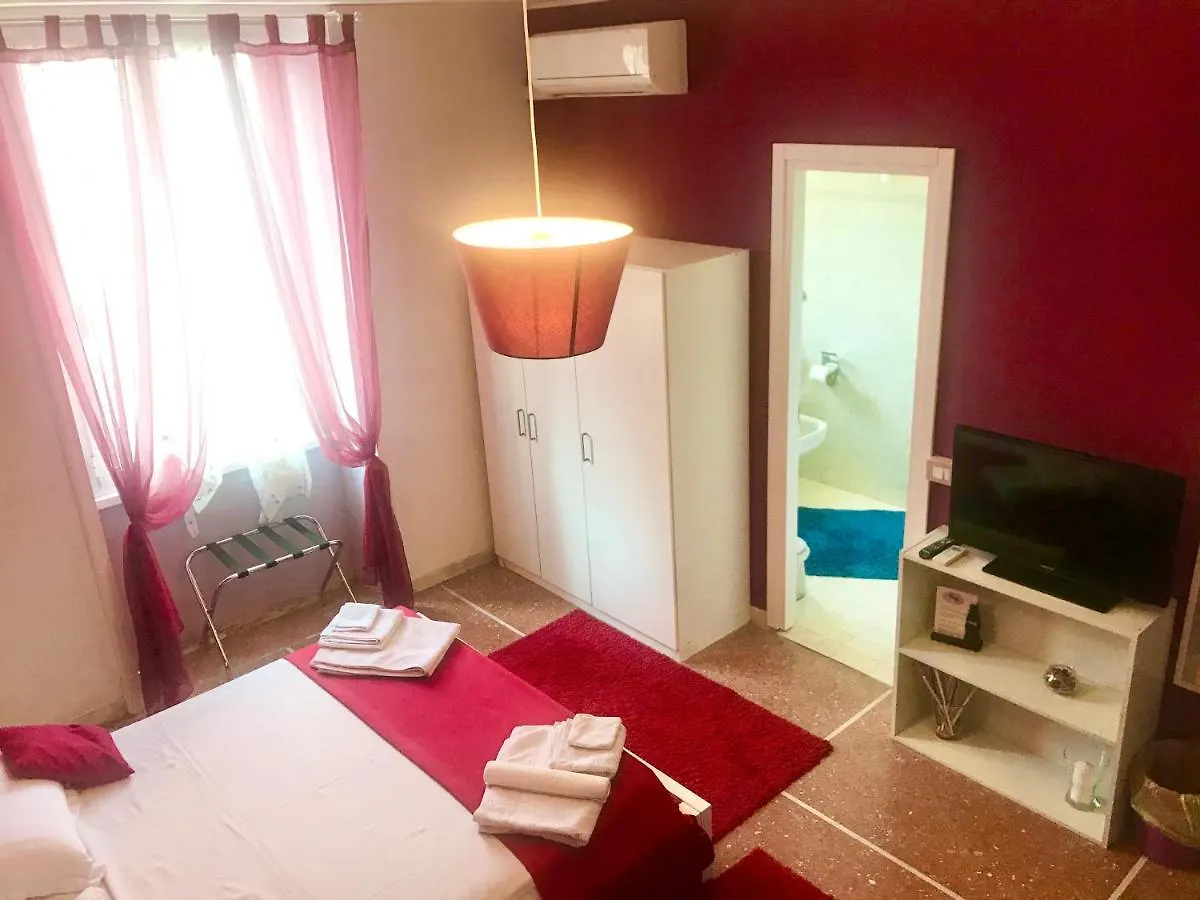 Bed & Breakfast A Casa Di Giallo B&B Rome